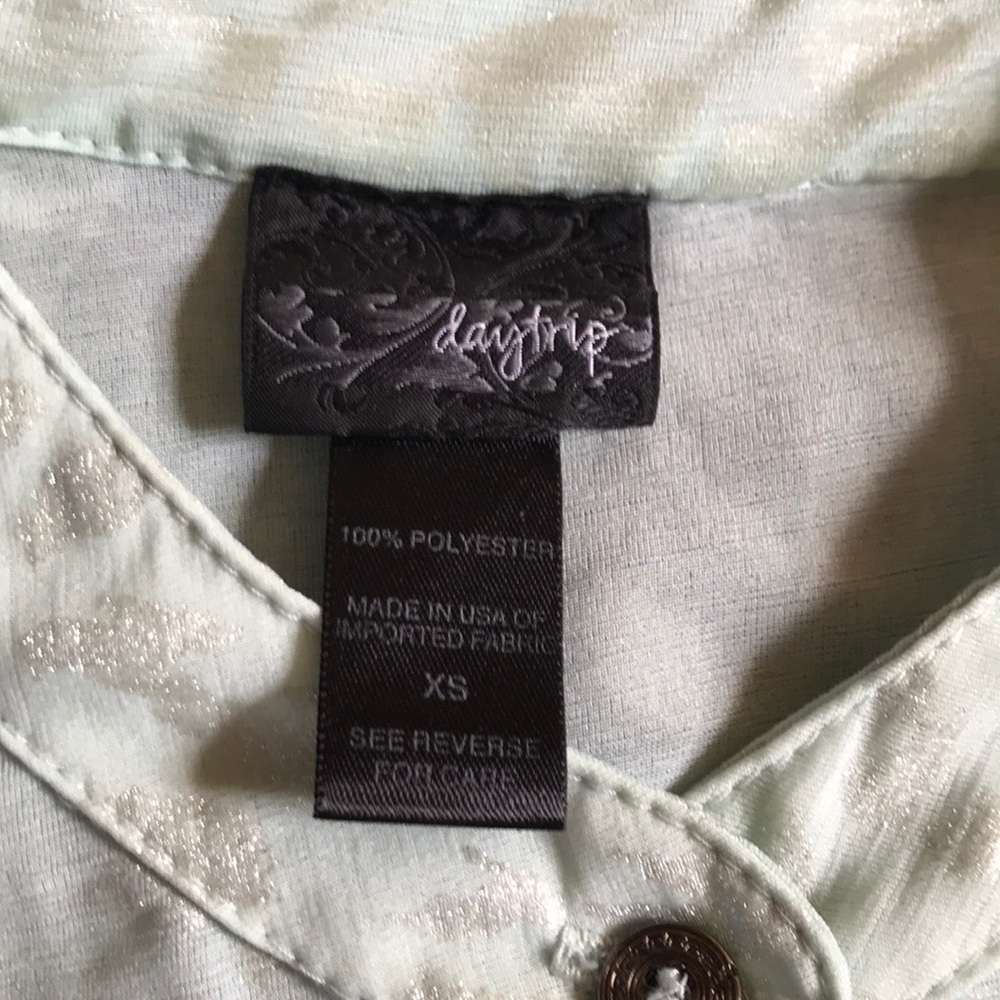 Button up top - Picture 3 of 5